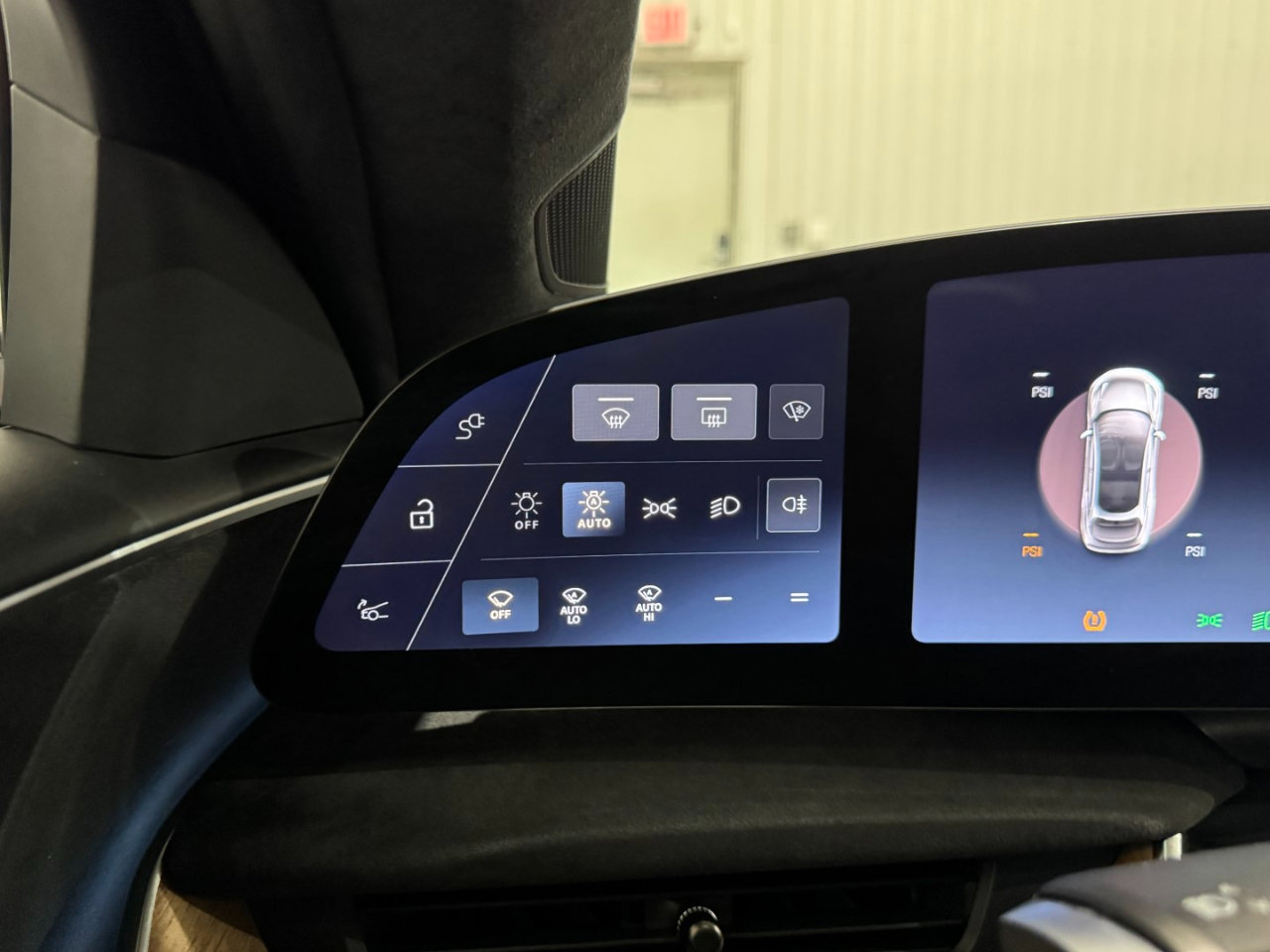 Used 2022 Lucid Air Grand Touring image 25