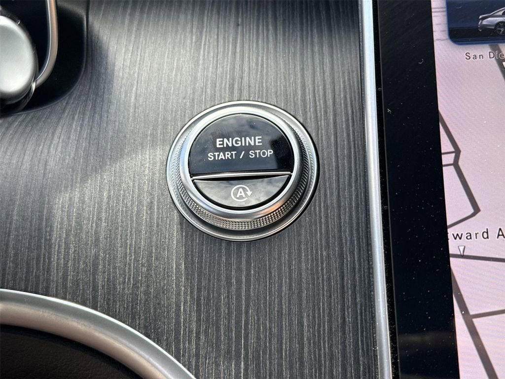 Used 2024 Mercedes-Benz C 300 4MATIC Sedan image 15