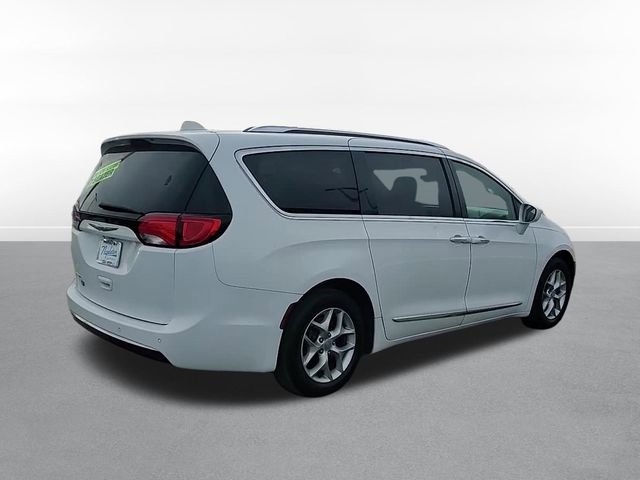 Used 2019 Chrysler Pacifica Touring-L image 6