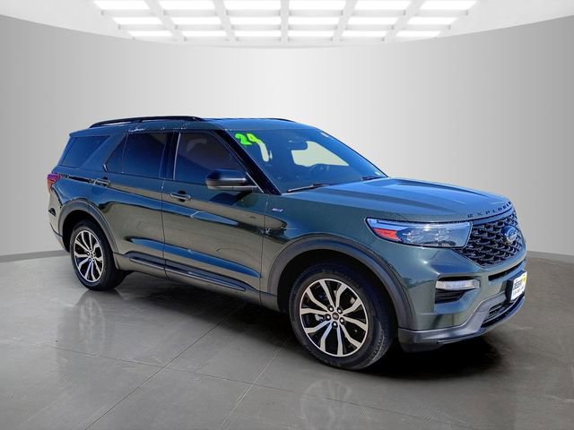 Used 2024 Ford Explorer ST-Line w/ Class IV Trailer Tow Package AWD/4WD image 2