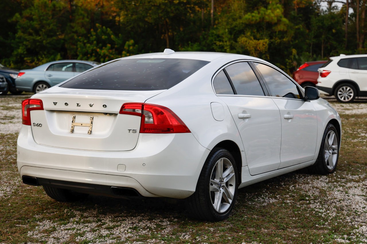 Used 2015 Volvo S60 T5 Platinum image 11
