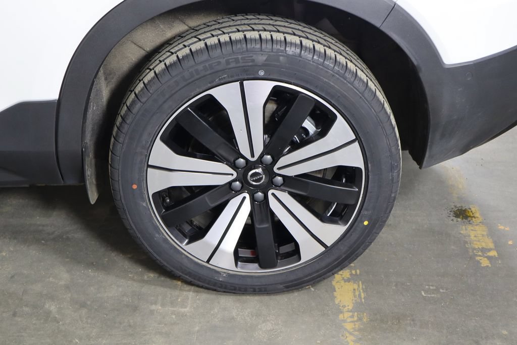 Used 2023 Volvo XC40 Recharge Plus AWD/4WD image 39
