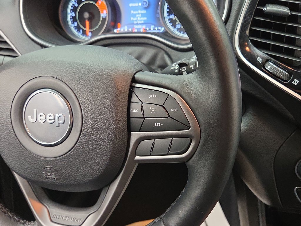 Used 2019 Jeep Cherokee Limited AWD/4WD image 20