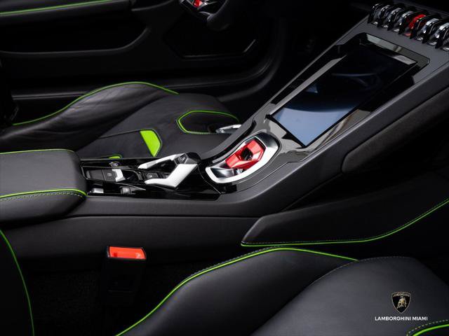 Used 2021 Lamborghini Huracan EVO RWD image 44