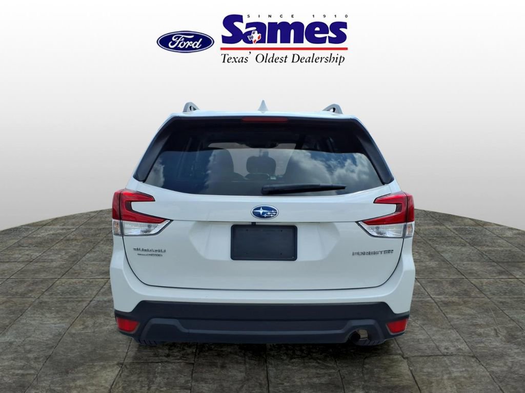 Used 2023 Subaru Forester Premium image 8