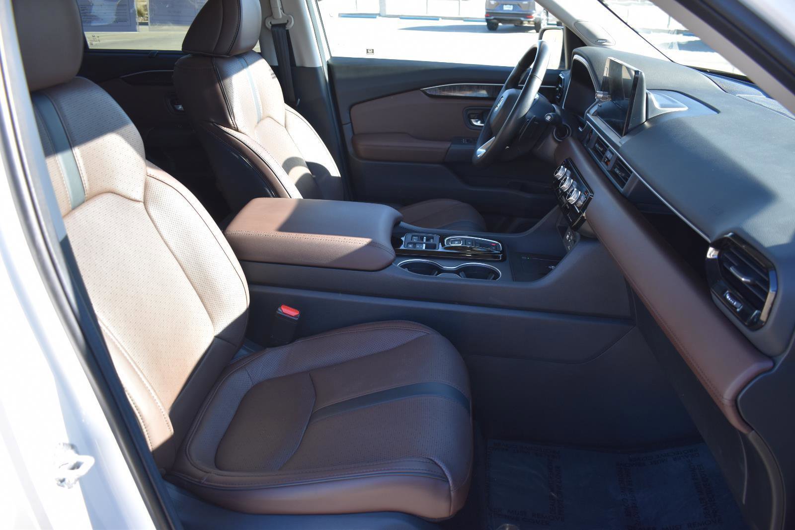 Used 2025 Honda Pilot Elite image 17