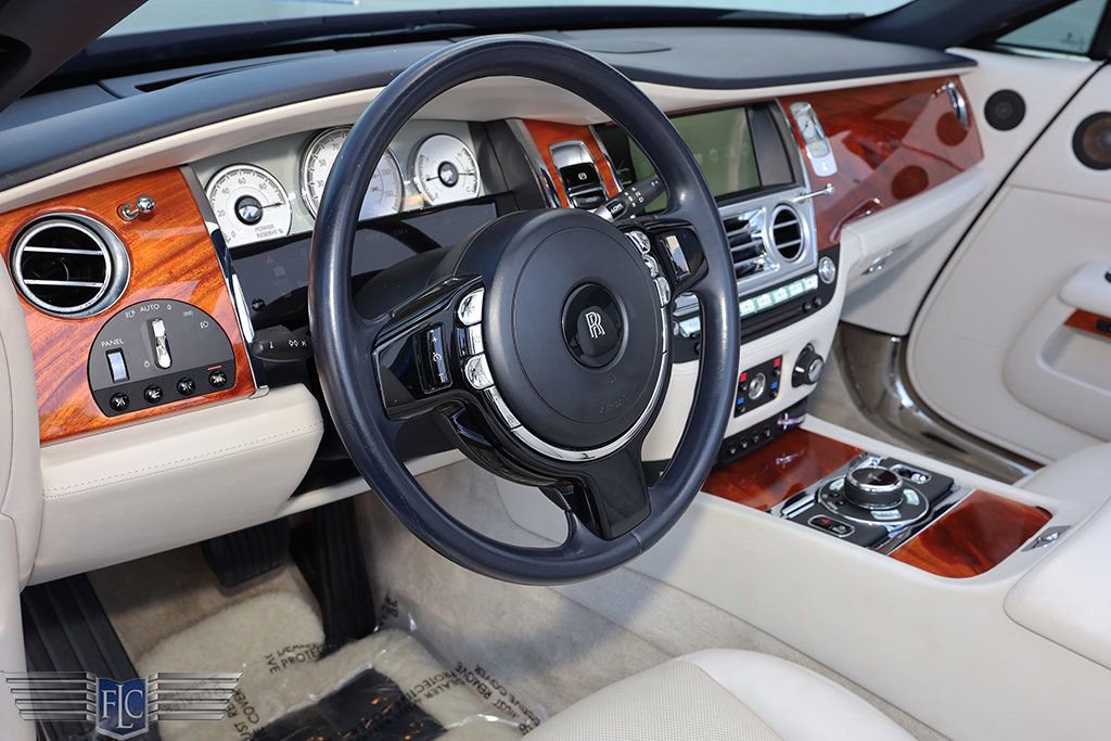 Used 2016 Rolls-Royce Dawn image 20