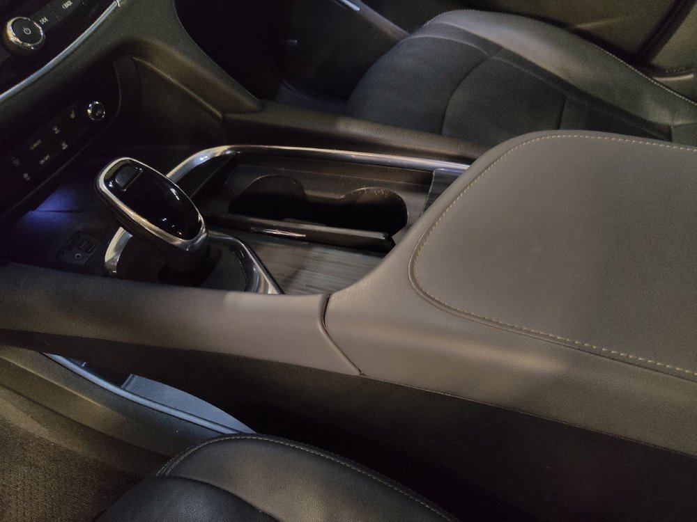 Used 2020 Buick Enclave Essence w/ Sport Touring Edition FWD image 26