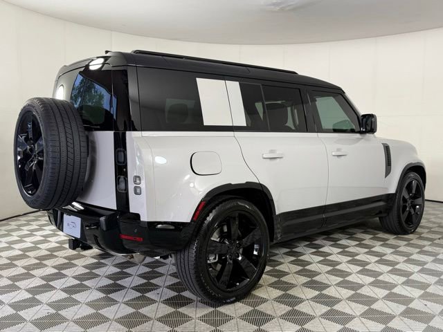 New 2026 Land Rover Defender 110 X-Dynamic SE AWD/4WD image 11