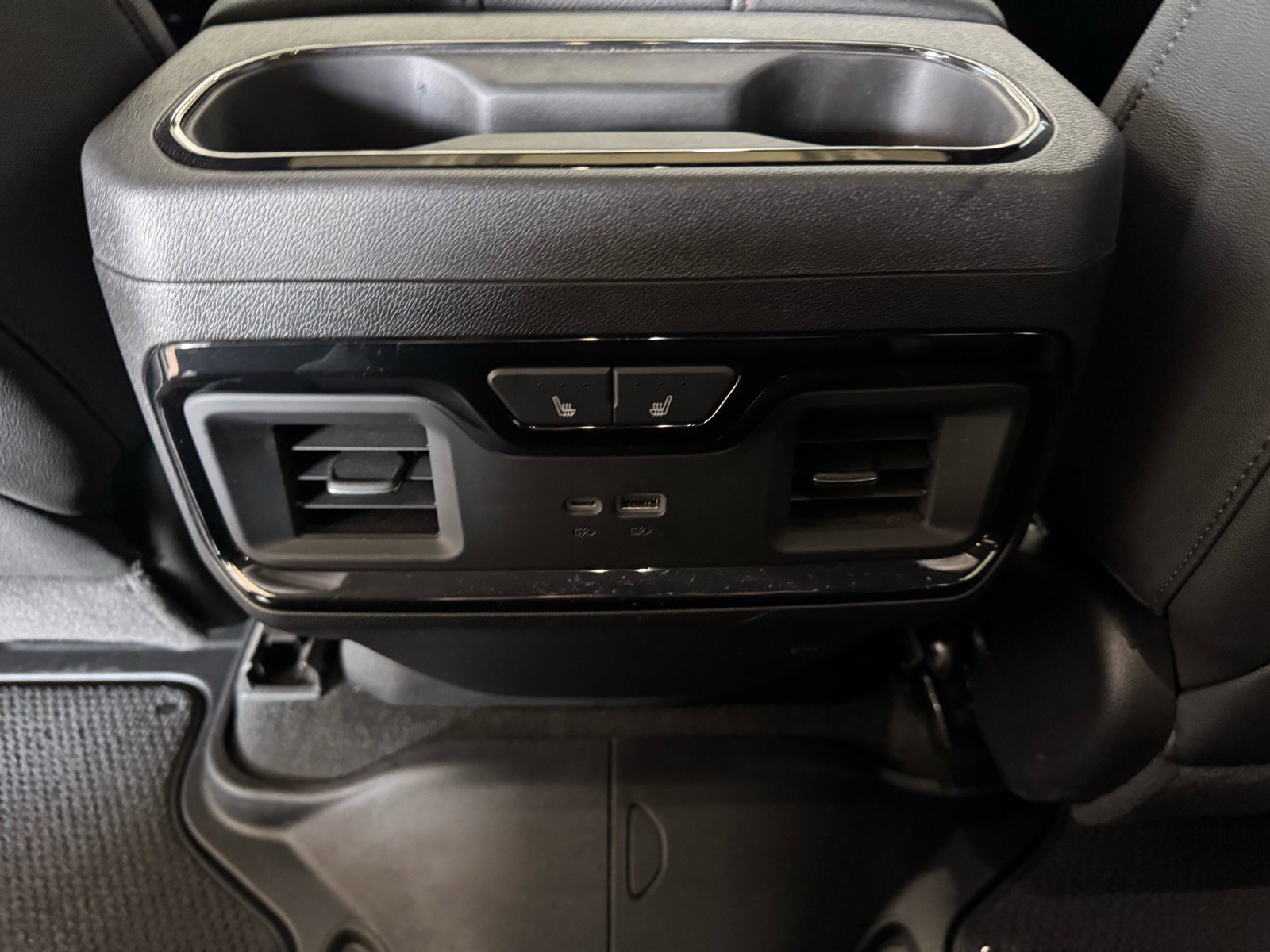 Used 2024 GMC Sierra 2500 AT4 w/ AT4 Premium Plus Package image 13