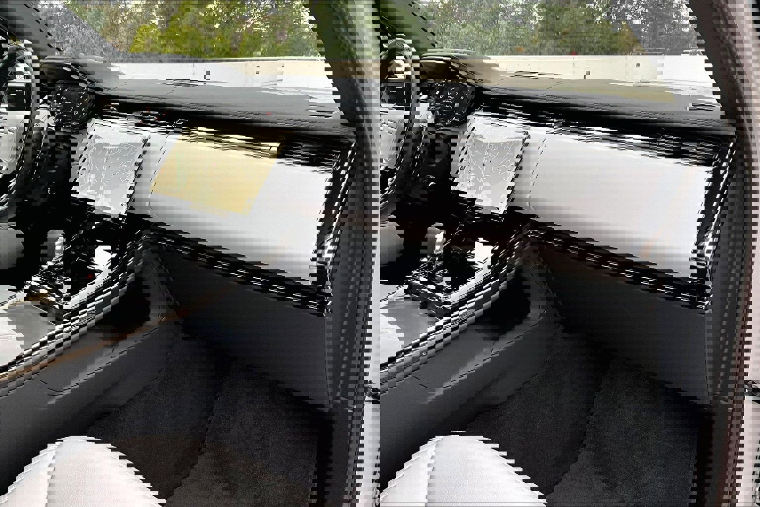 Used 2025 Land Rover Range Rover Sport image 17