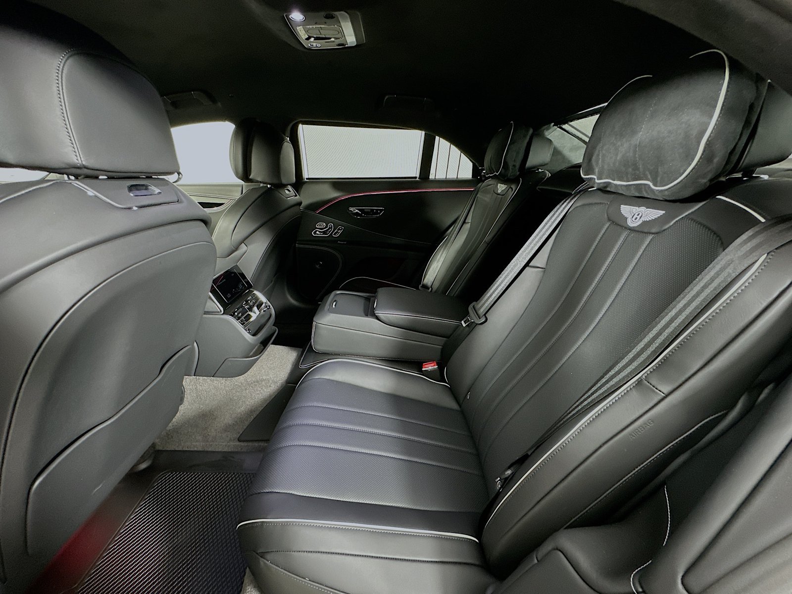 New 2026 Bentley Flying Spur V8 AWD/4WD image 40
