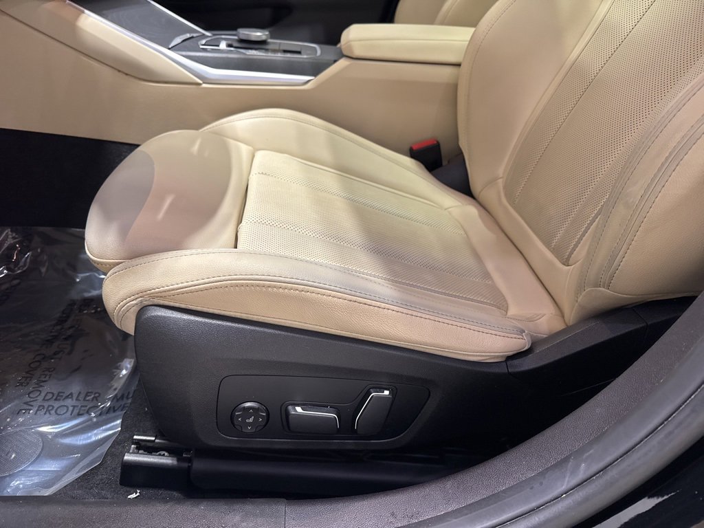 Used 2024 BMW 330i xDrive Sedan w/ Convenience Package image 13