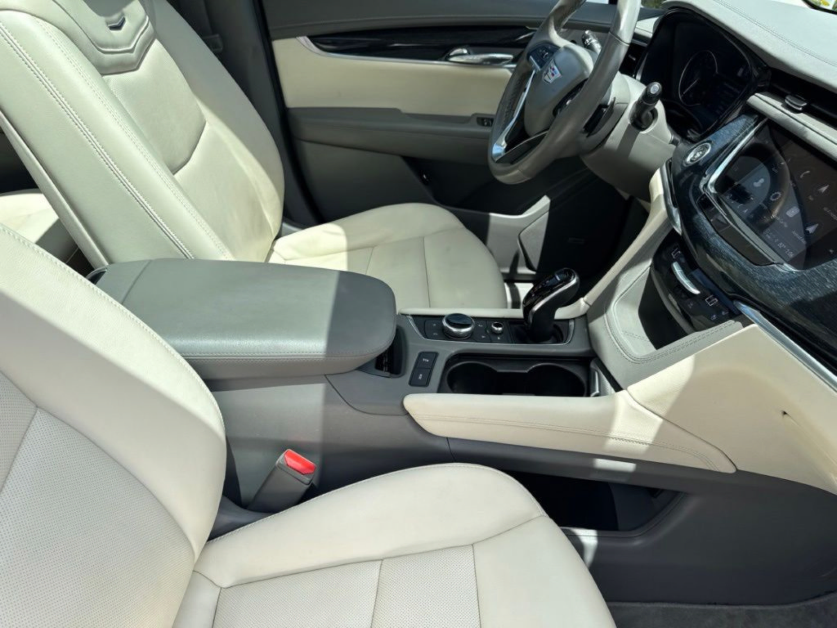 Used 2024 Cadillac XT6 Premium Luxury FWD image 30