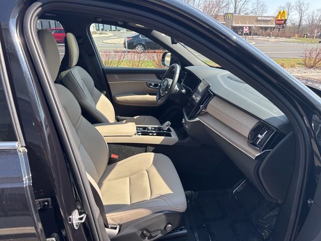 Used 2025 Volvo XC90 B5 Plus image 15