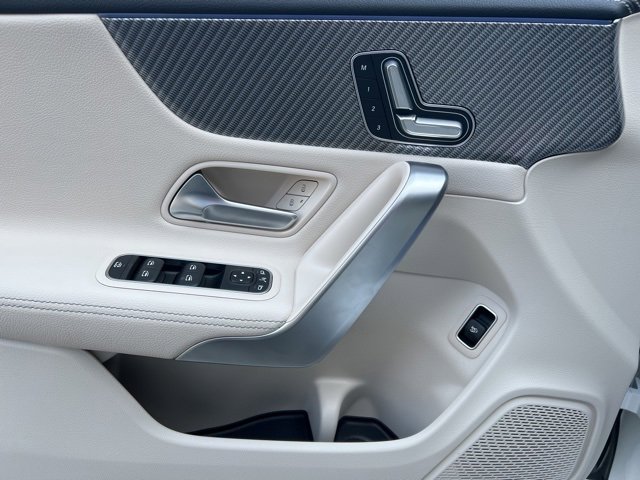 Used 2025 Mercedes-Benz CLA 250 4MATIC image 17