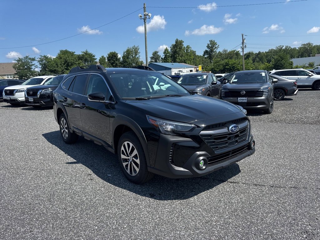 Used 2025 Subaru Outback Premium image 2