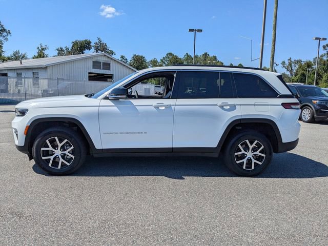 Used 2024 Jeep Grand Cherokee Limited AWD/4WD image 7