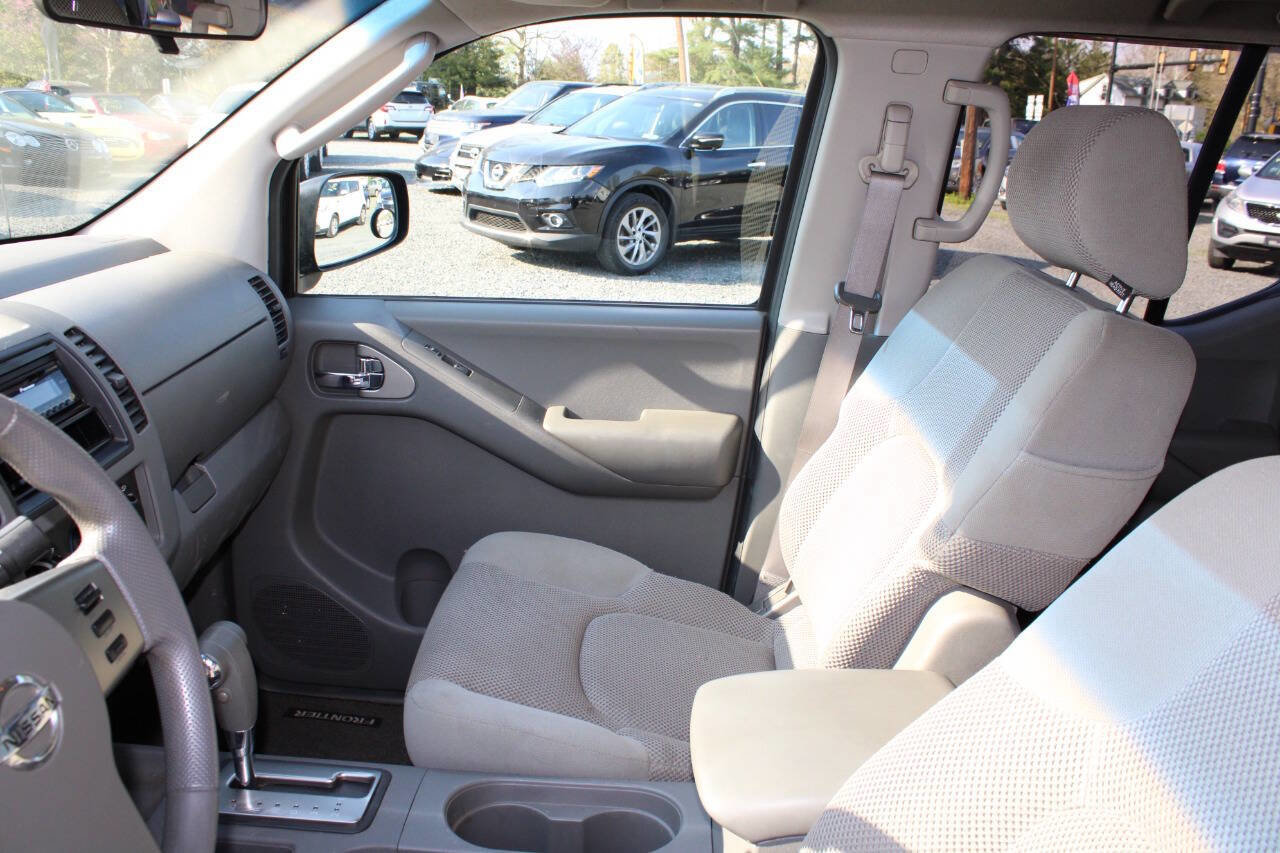 Used 2005 Nissan Frontier SE w/ (P01) Power Pkg AWD/4WD image 14