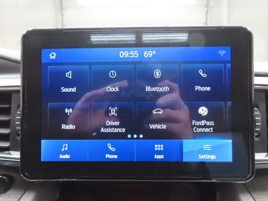 Used 2024 Ford Explorer XLT w/ XLT Sport Appearance Package AWD/4WD image 17