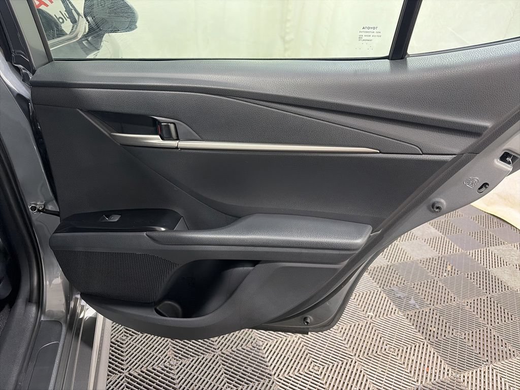 Used 2026 Toyota Camry SE FWD image 15