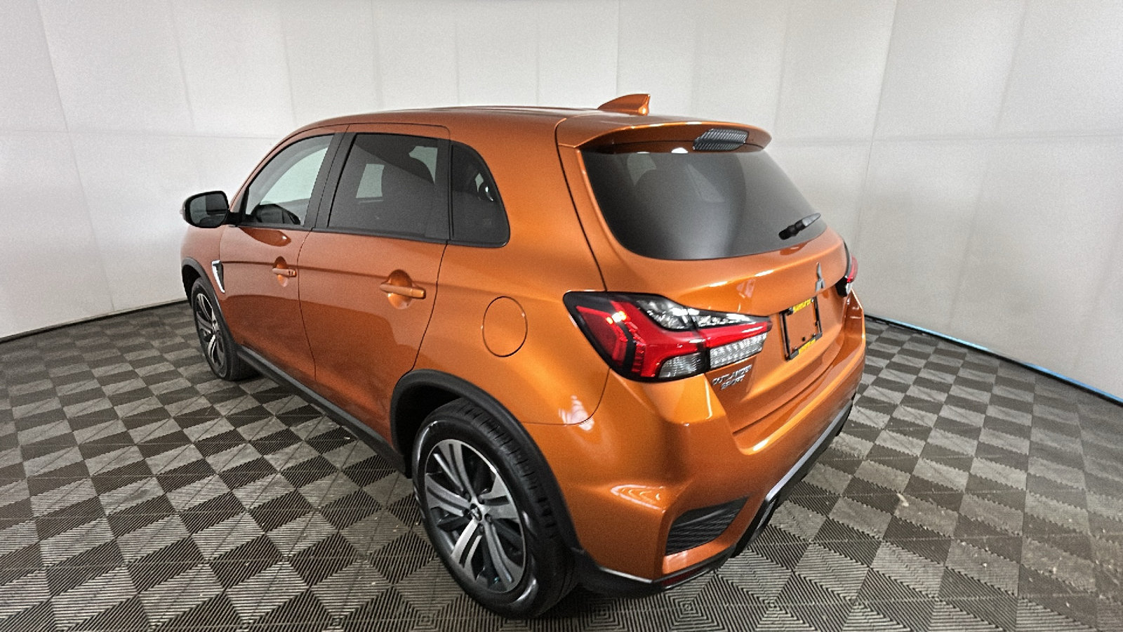 Used 2025 Mitsubishi Outlander Sport SE AWD/4WD image 4