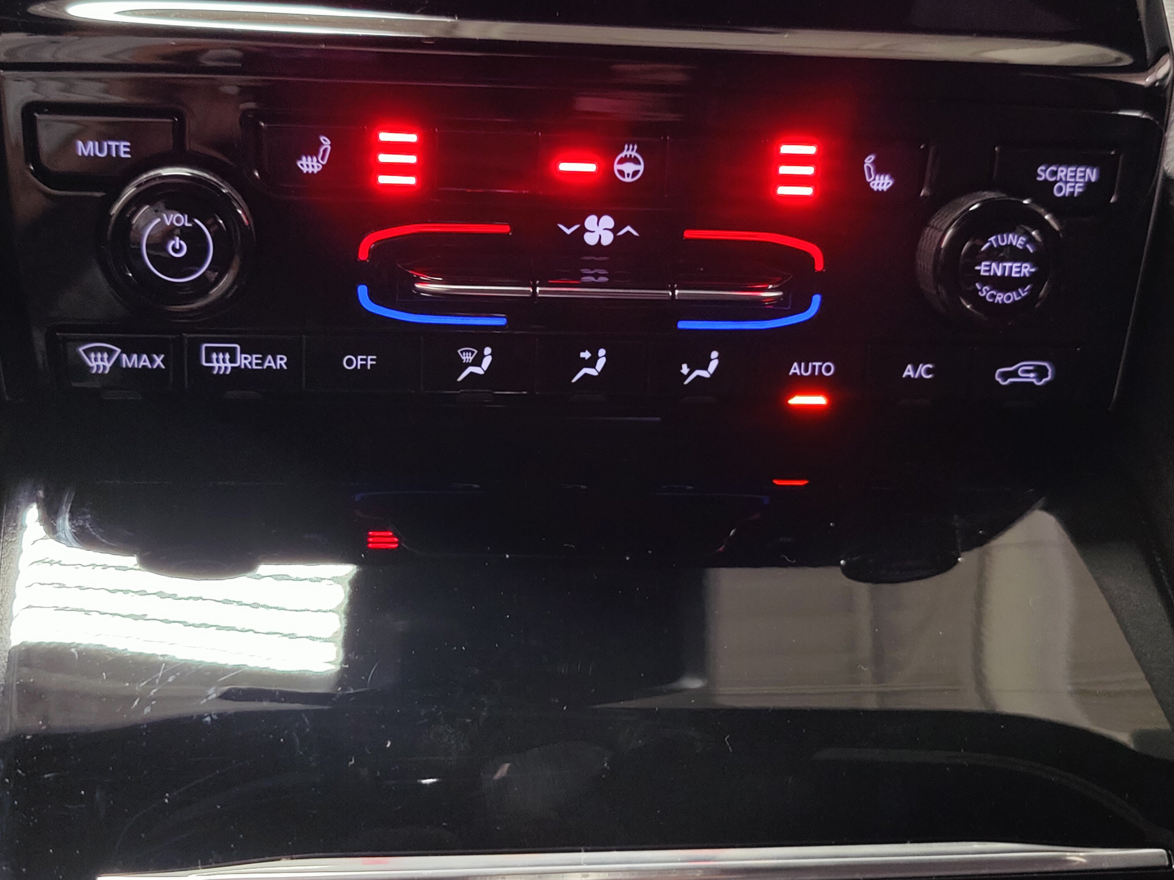 Used 2025 Jeep Grand Cherokee L Laredo w/ Luxury Tech Group I AWD/4WD image 17