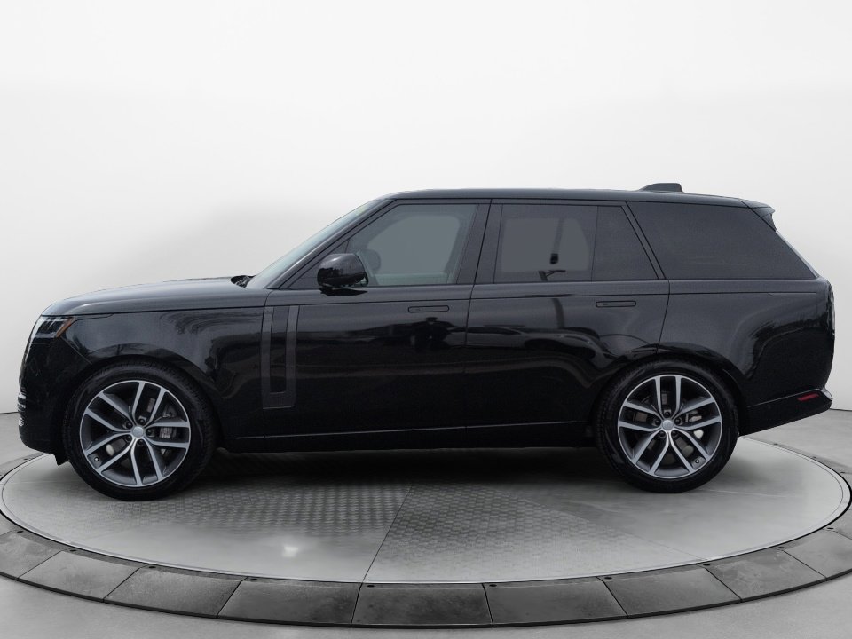 Certified 2025 Land Rover Range Rover SE image 4