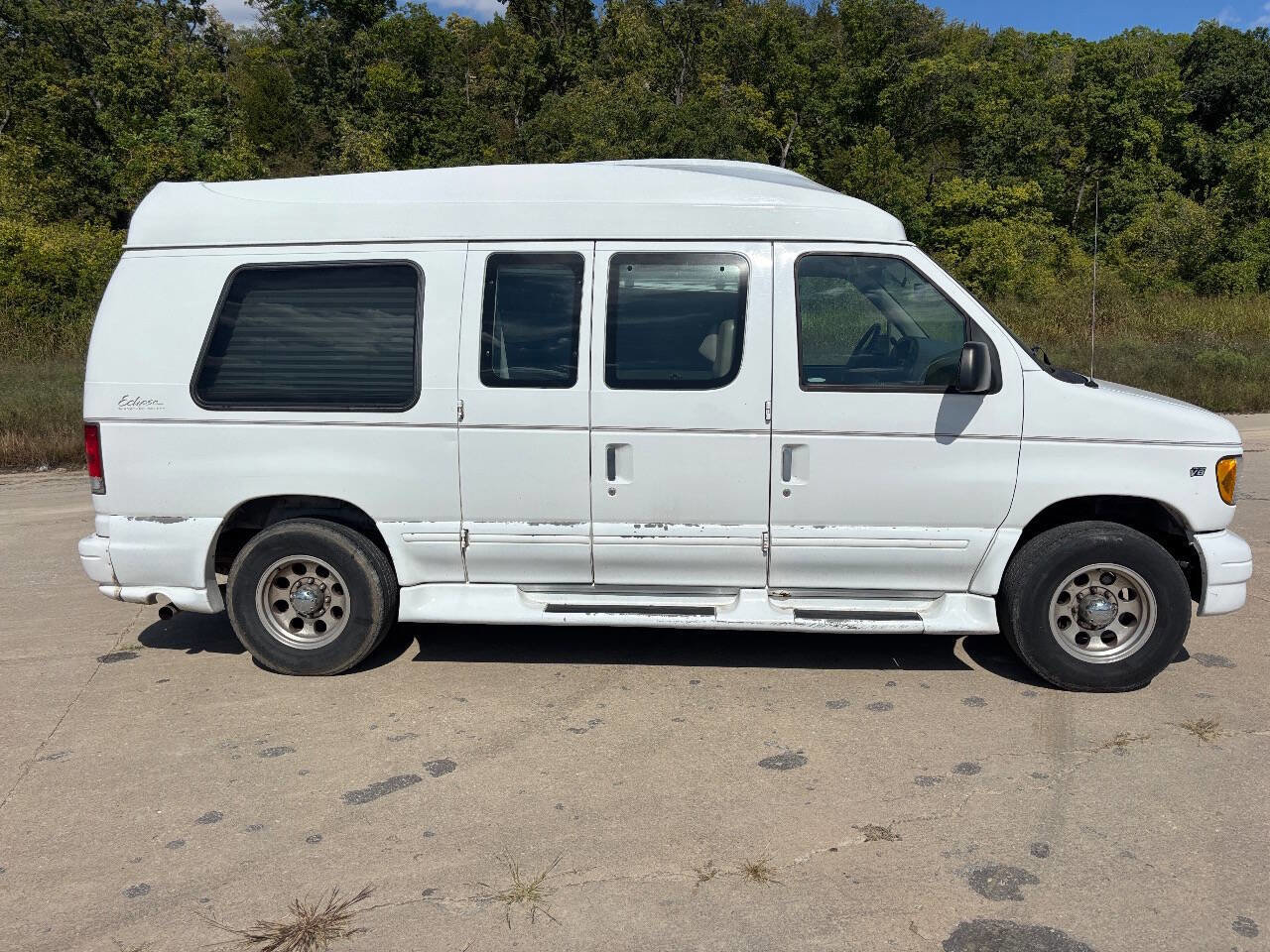 Used 1999 Ford E-250 and Econoline 250 RWD image 5