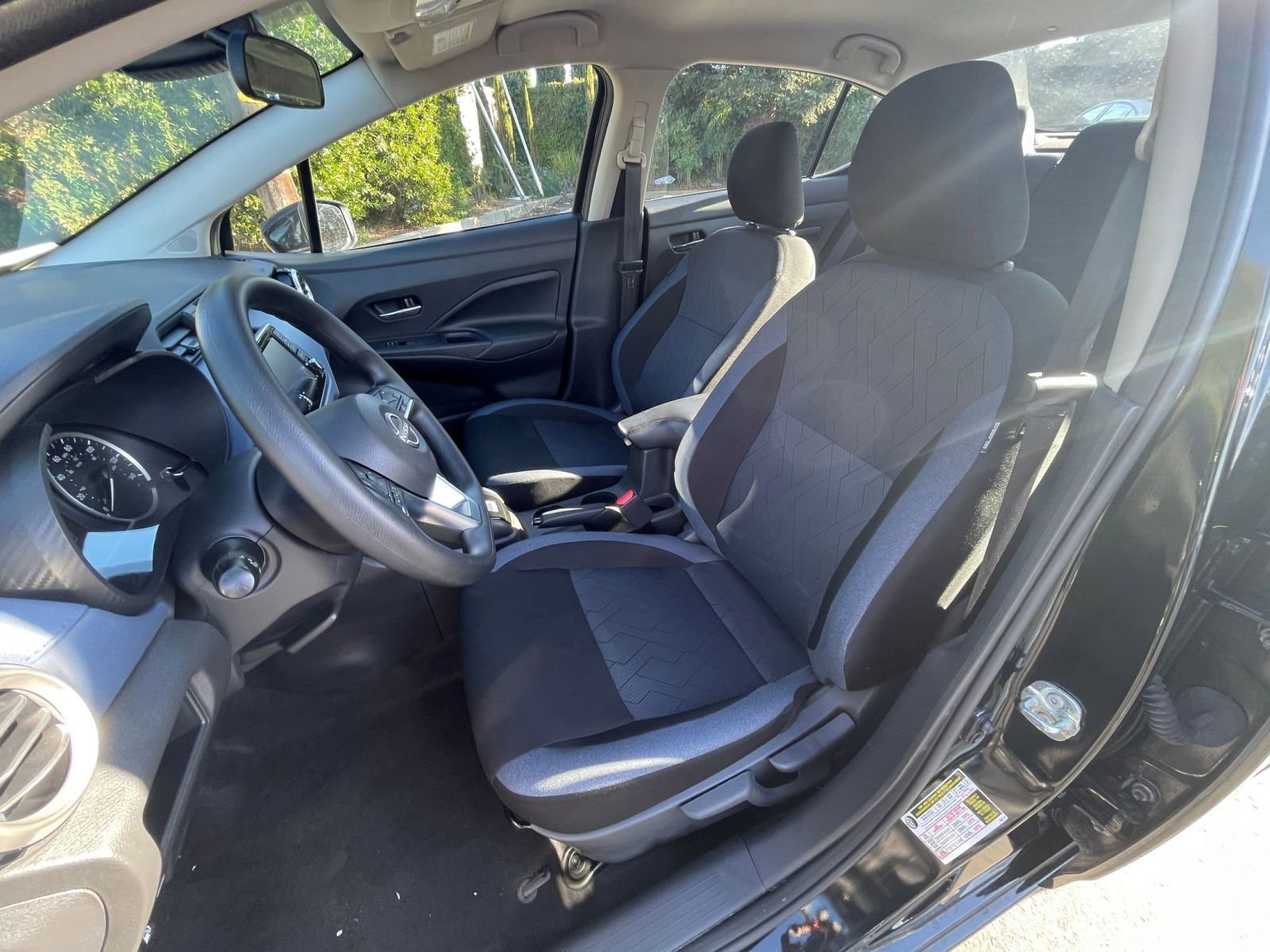 Used 2025 Nissan Versa SV image 34