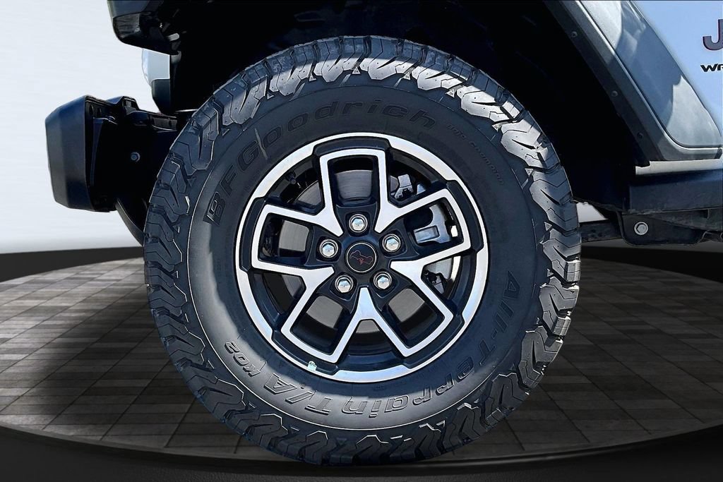 Certified 2025 Jeep Wrangler Unlimited Rubicon w/ Convenience Group AWD/4WD image 30