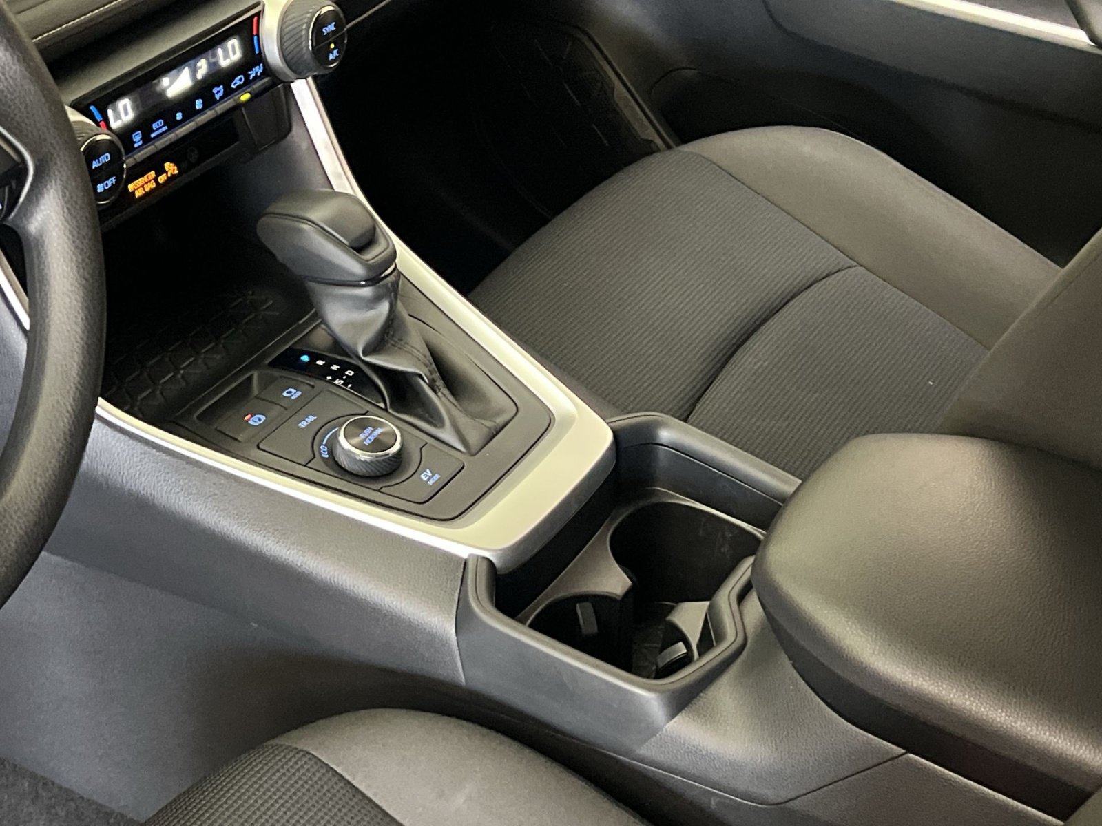 Used 2020 Toyota RAV4 LE w/ All Weather Liner Package AWD/4WD image 36