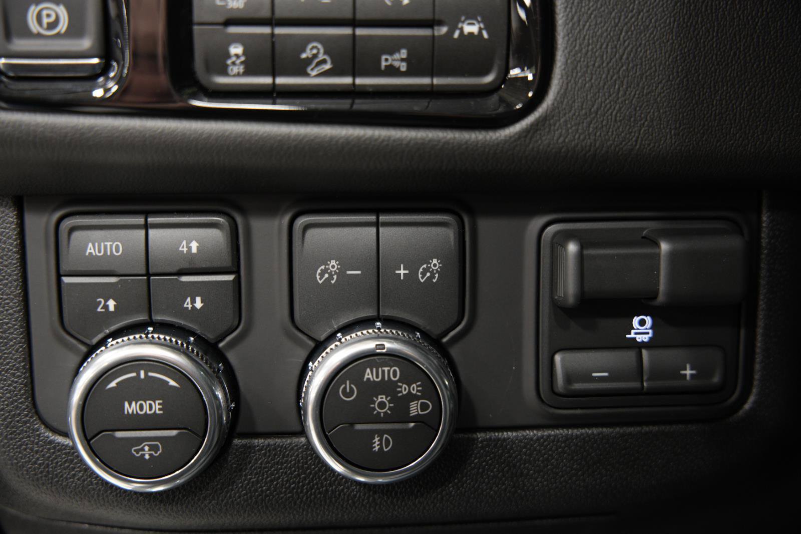 New 2026 GMC Yukon Denali w/ Denali Reserve Package image 38