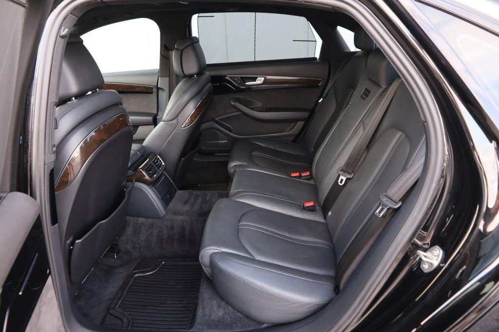 Used 2015 Audi A8 L TDI w/ Premium Package image 11