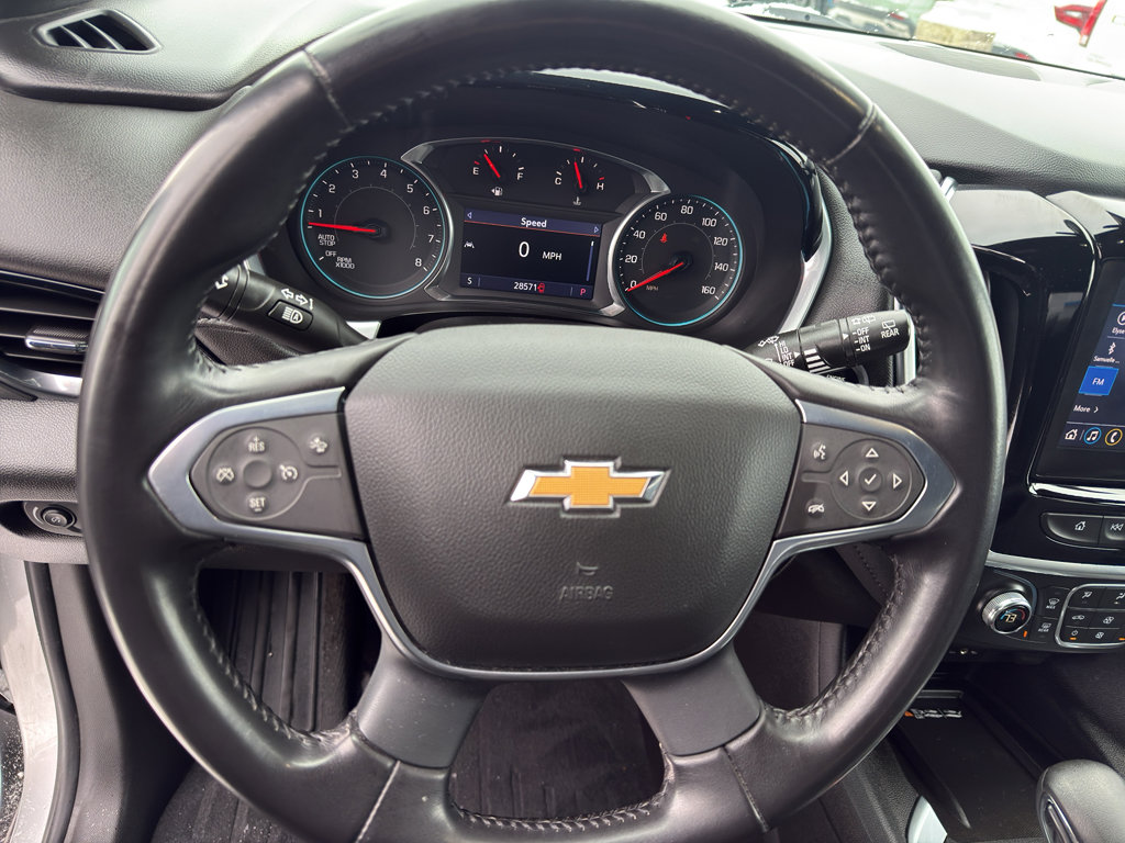 Used 2022 Chevrolet Traverse LT image 17