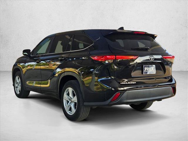 Used 2023 Toyota Highlander L FWD image 7