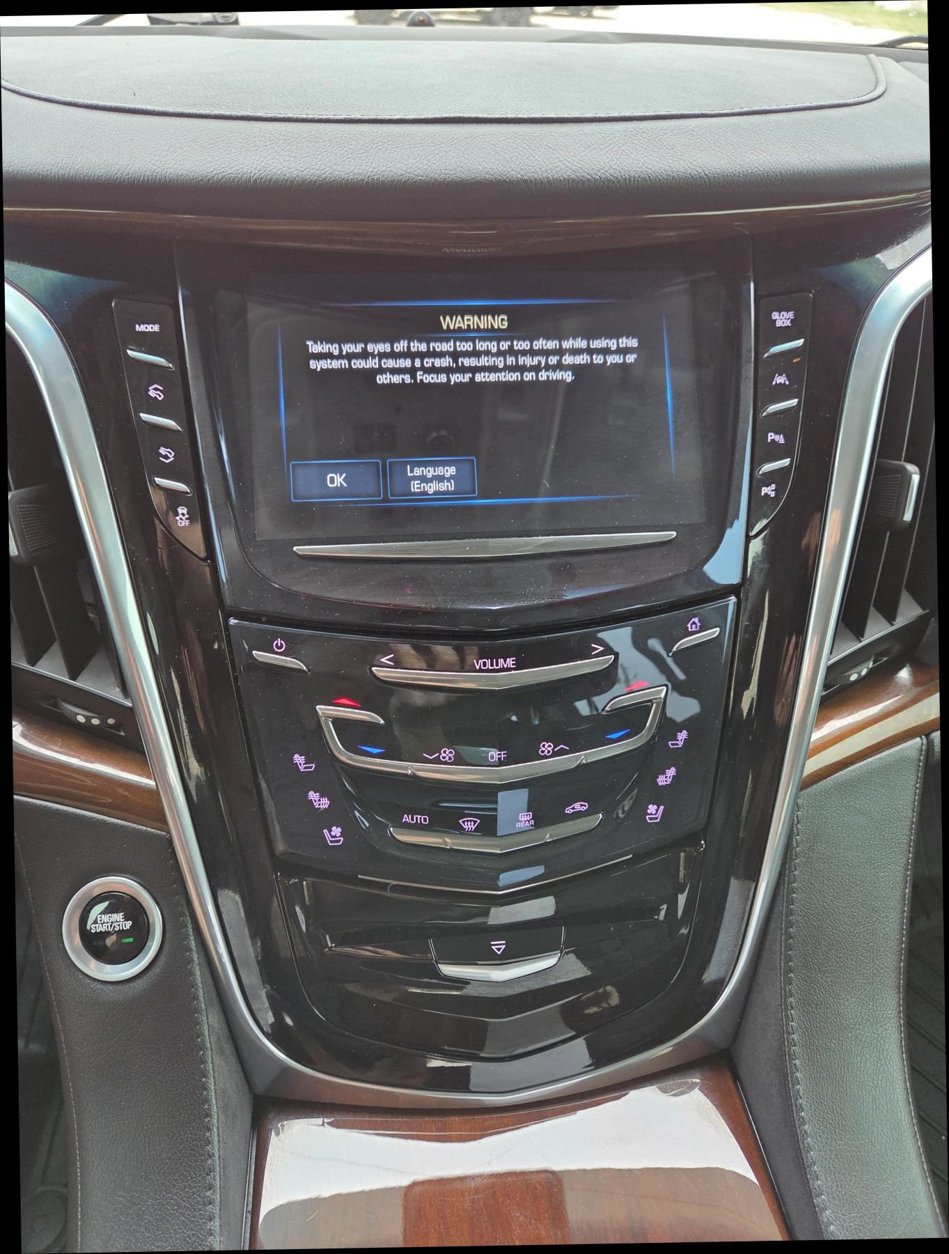 Used 2019 Cadillac Escalade ESV Luxury AWD/4WD image 9