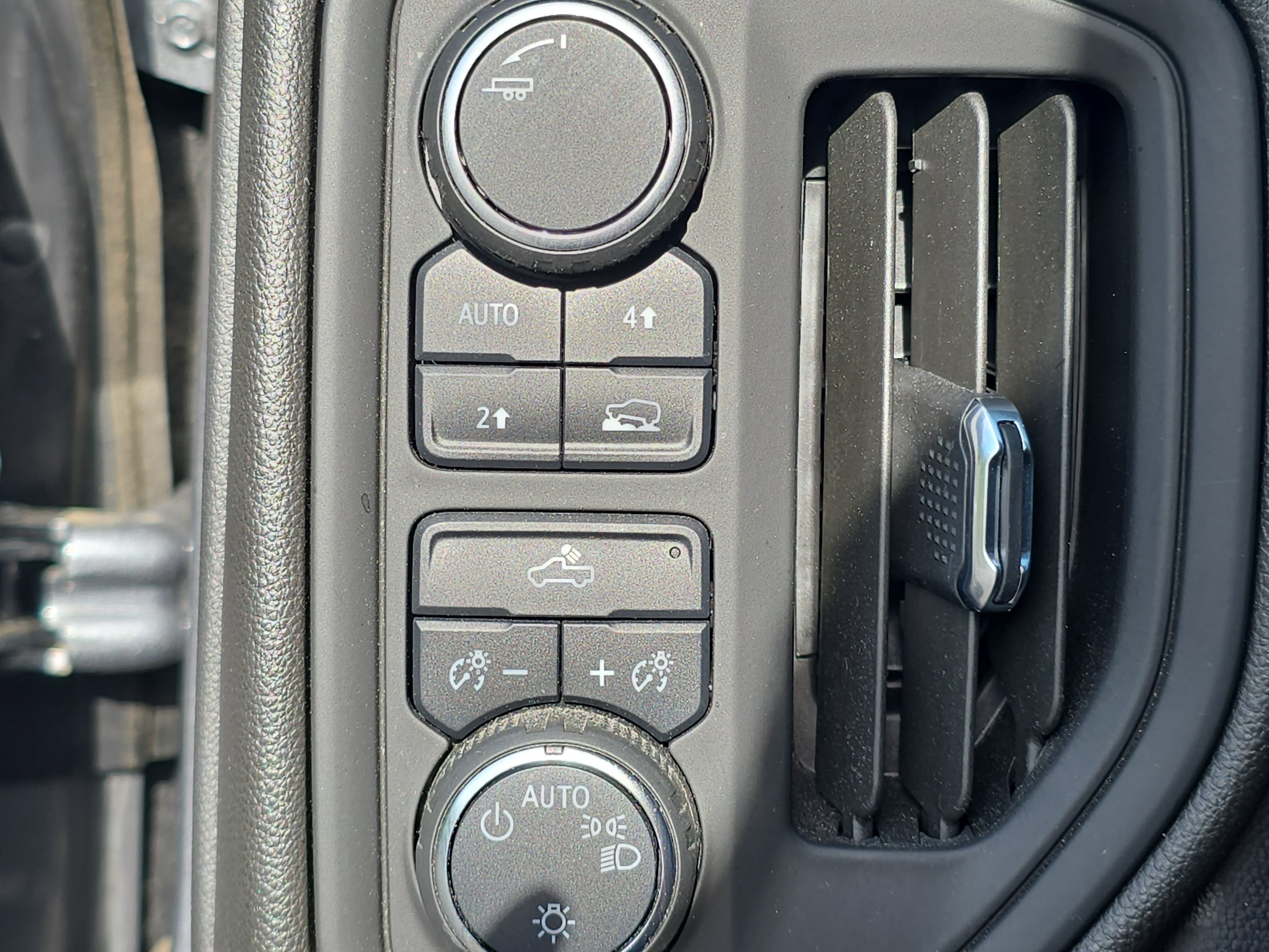 Used 2022 Chevrolet Silverado 1500 Custom AWD/4WD image 23