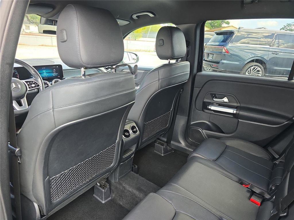 Used 2021 Mercedes-Benz GLB 250 image 9