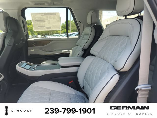 New 2026 Lincoln Navigator L Black Label AWD/4WD image 19