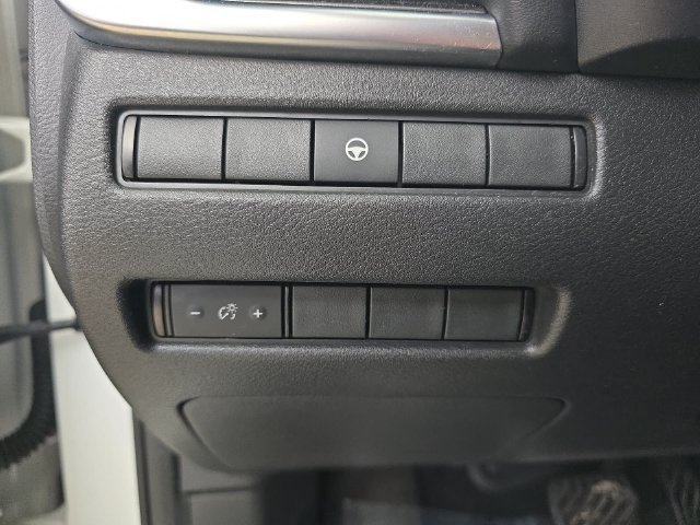Used 2021 Nissan Rogue SV FWD image 38