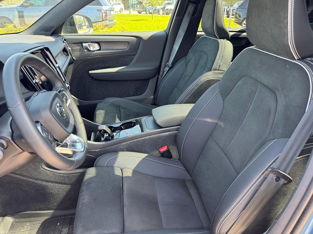 Used 2023 Volvo XC40 Recharge Ultimate AWD/4WD image 8