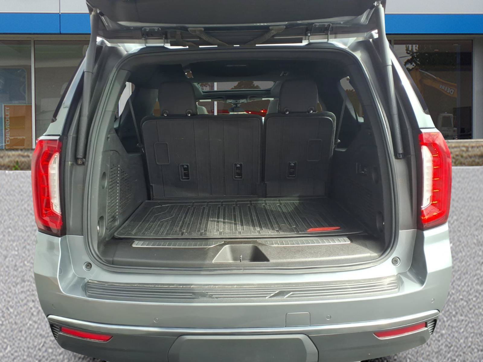 Certified 2022 GMC Yukon XL AT4 w/ Max Trailering Package AWD/4WD image 5