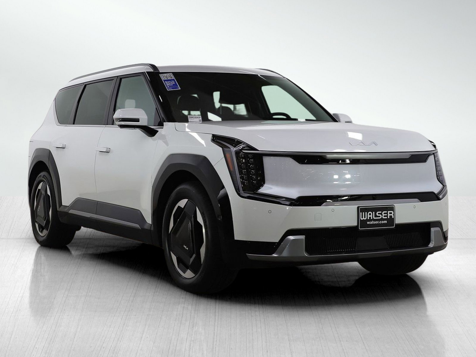 Used 2024 Kia EV9 Land image 7