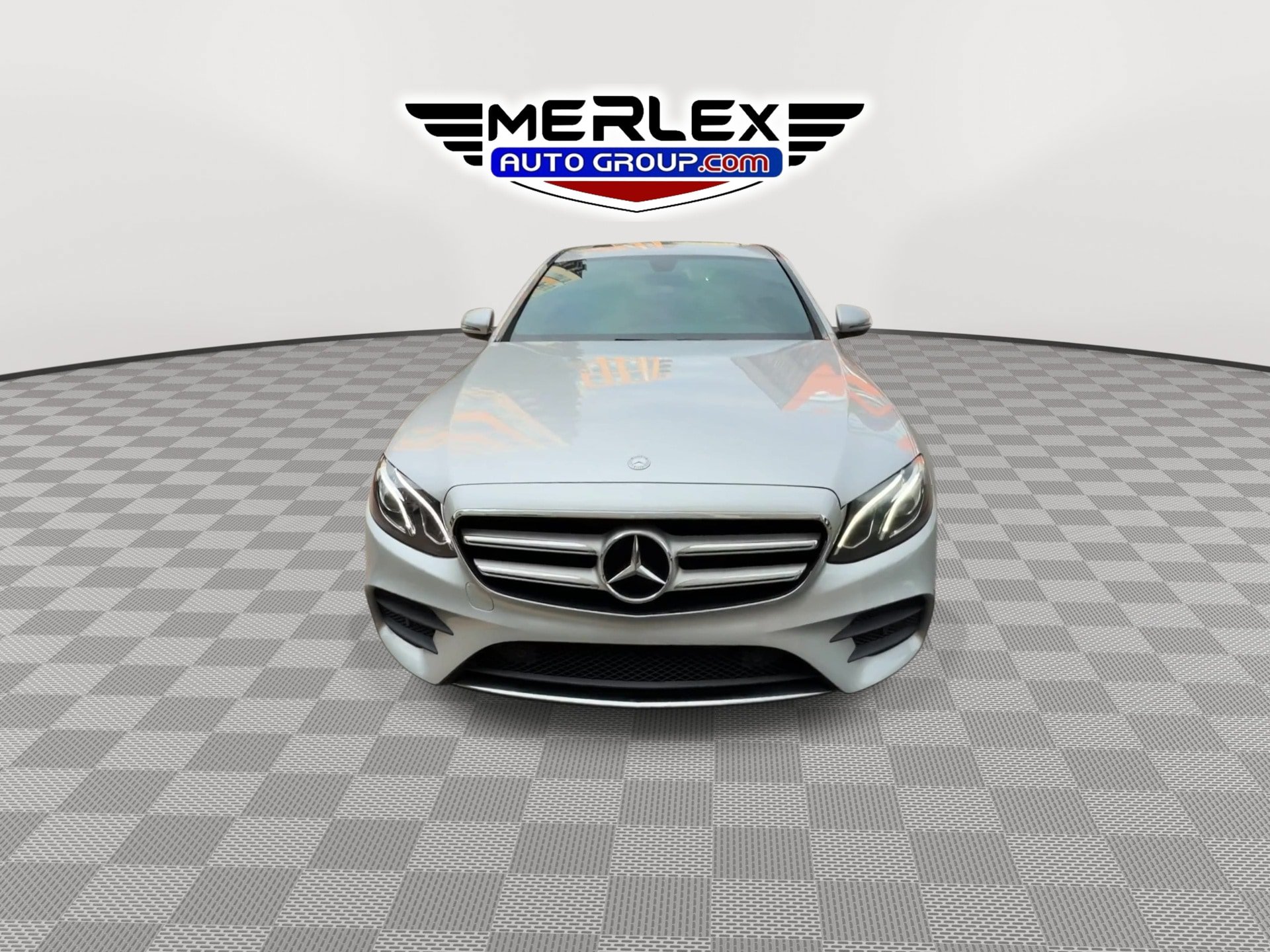 Used 2017 Mercedes-Benz E 300 4MATIC image 3