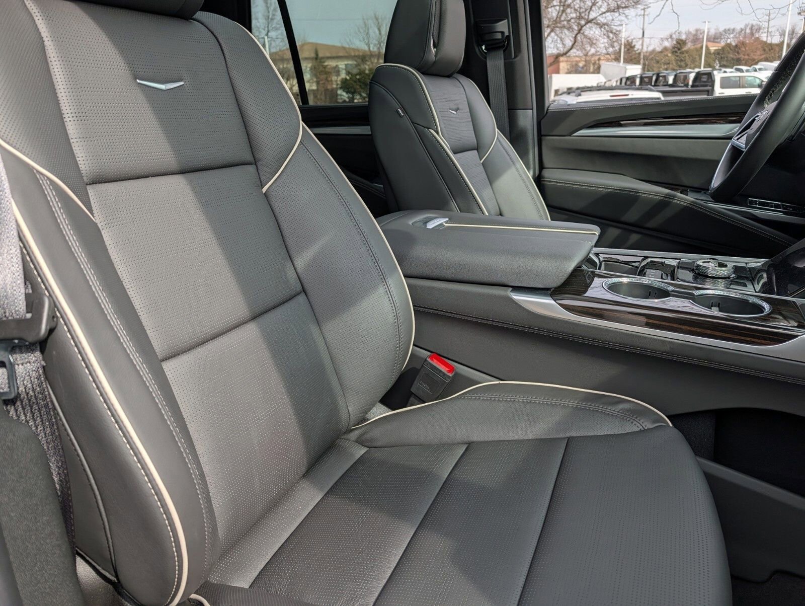 New 2026 Cadillac Escalade Luxury image 32