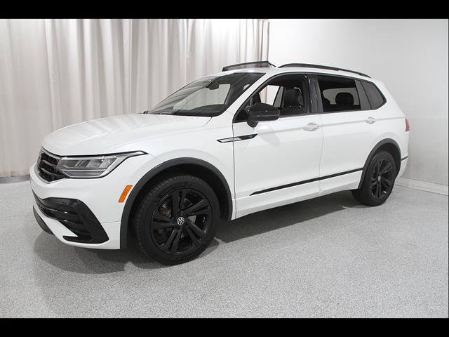 Certified 2024 Volkswagen Tiguan SE R-Line AWD/4WD image 3