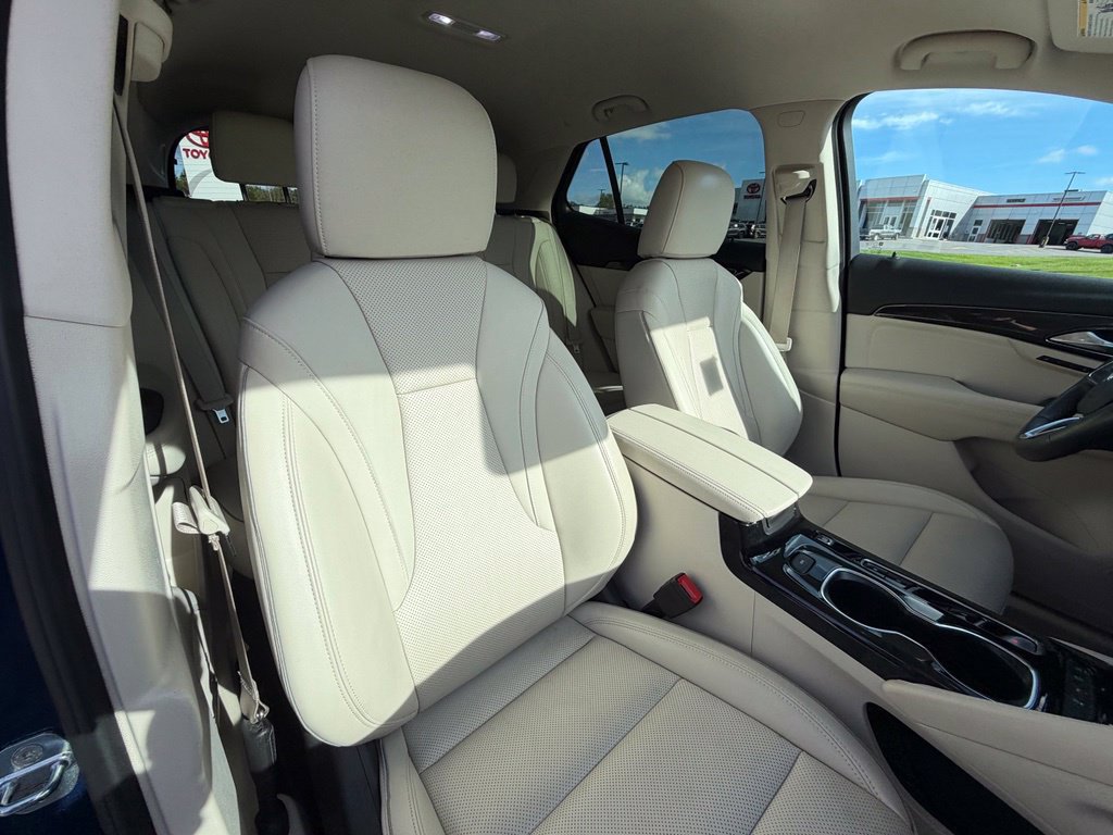 Used 2023 Buick Envision Essence AWD/4WD image 38