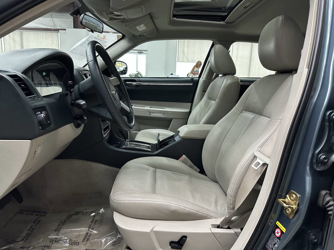 Used 2005 Chrysler 300 Touring w/ Protection Group image 11