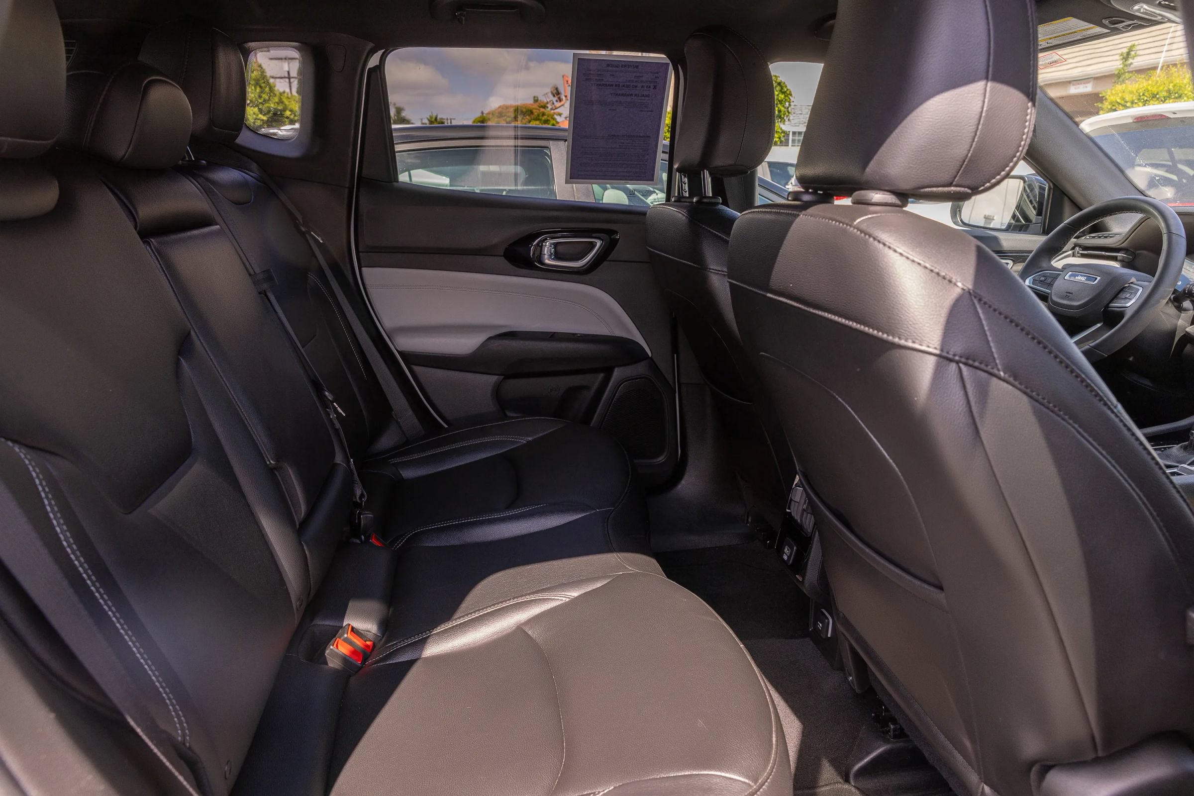 Used 2025 Jeep Compass Limited AWD/4WD image 28